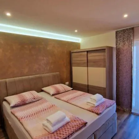 Pansion Belvedere - Two Bedroom With Terrace Oliva マリ・ロシニュ