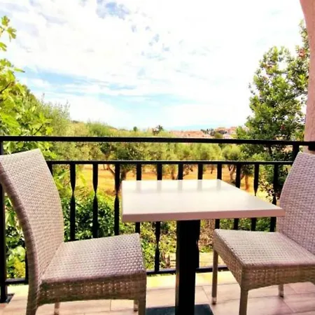 Pansion Belvedere - Two Bedroom With Terrace Oliva * マリ・ロシニュ